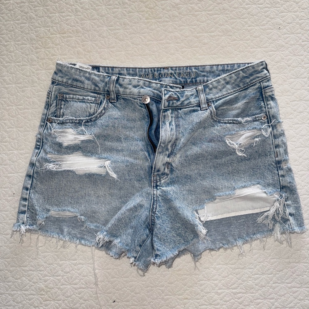 American Eagle Outfitters Women's Strigid Denim Mom Shorts - Light Wash